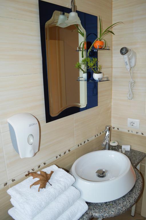 Select City Center Hotel Tiran Oda fotoğraf