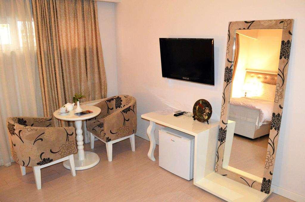 Select City Center Hotel Tiran Oda fotoğraf